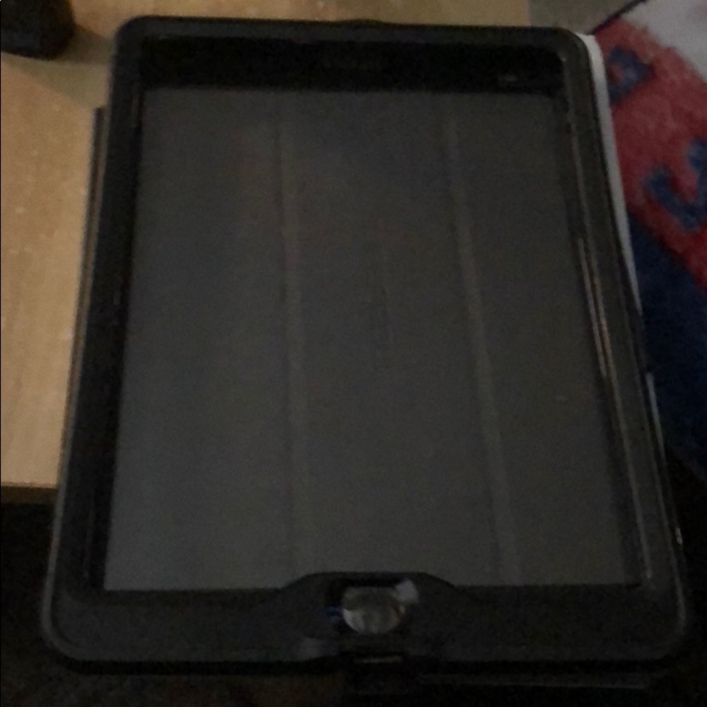 Lifeproof NUUD iPad 9.7 cover